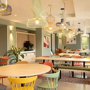 Hampton By Hilton Martiricos Hotel